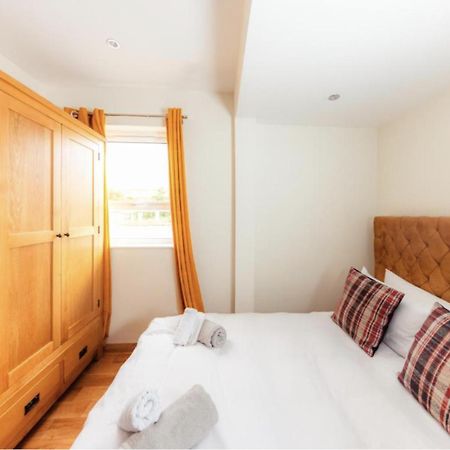 Luxury Cottage With Stunning Views Near Fairy Pools - School House 3 カーボスト エクステリア 写真