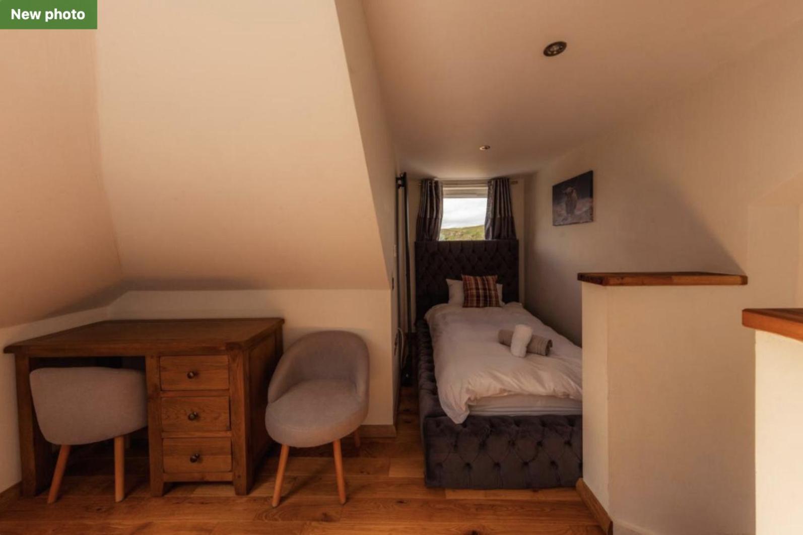 Luxury Cottage With Stunning Views Near Fairy Pools - School House 3 カーボスト エクステリア 写真