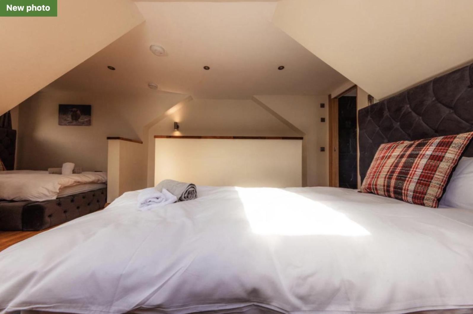 Luxury Cottage With Stunning Views Near Fairy Pools - School House 3 カーボスト エクステリア 写真