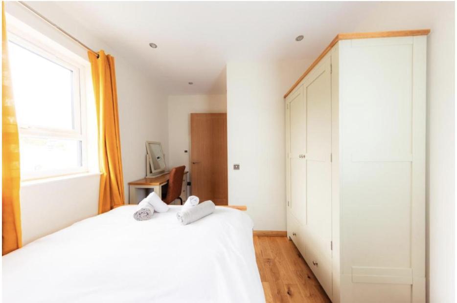 Luxury Cottage With Stunning Views Near Fairy Pools - School House 3 カーボスト エクステリア 写真