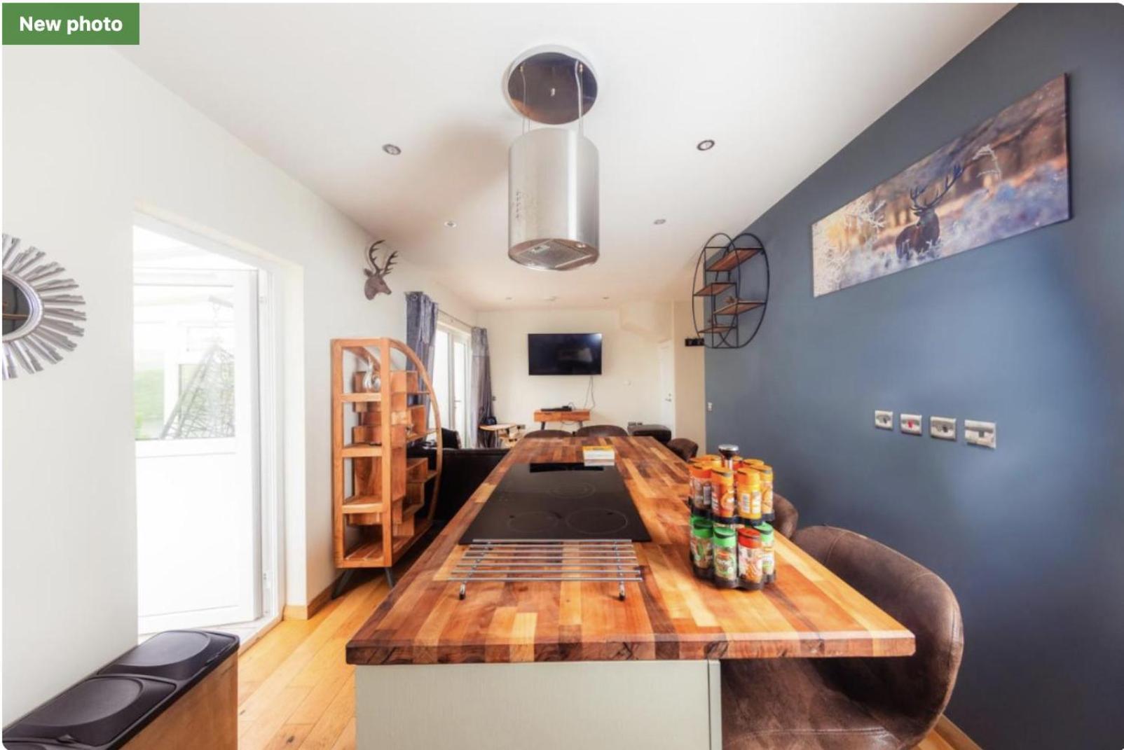 Luxury Cottage With Stunning Views Near Fairy Pools - School House 3 カーボスト エクステリア 写真