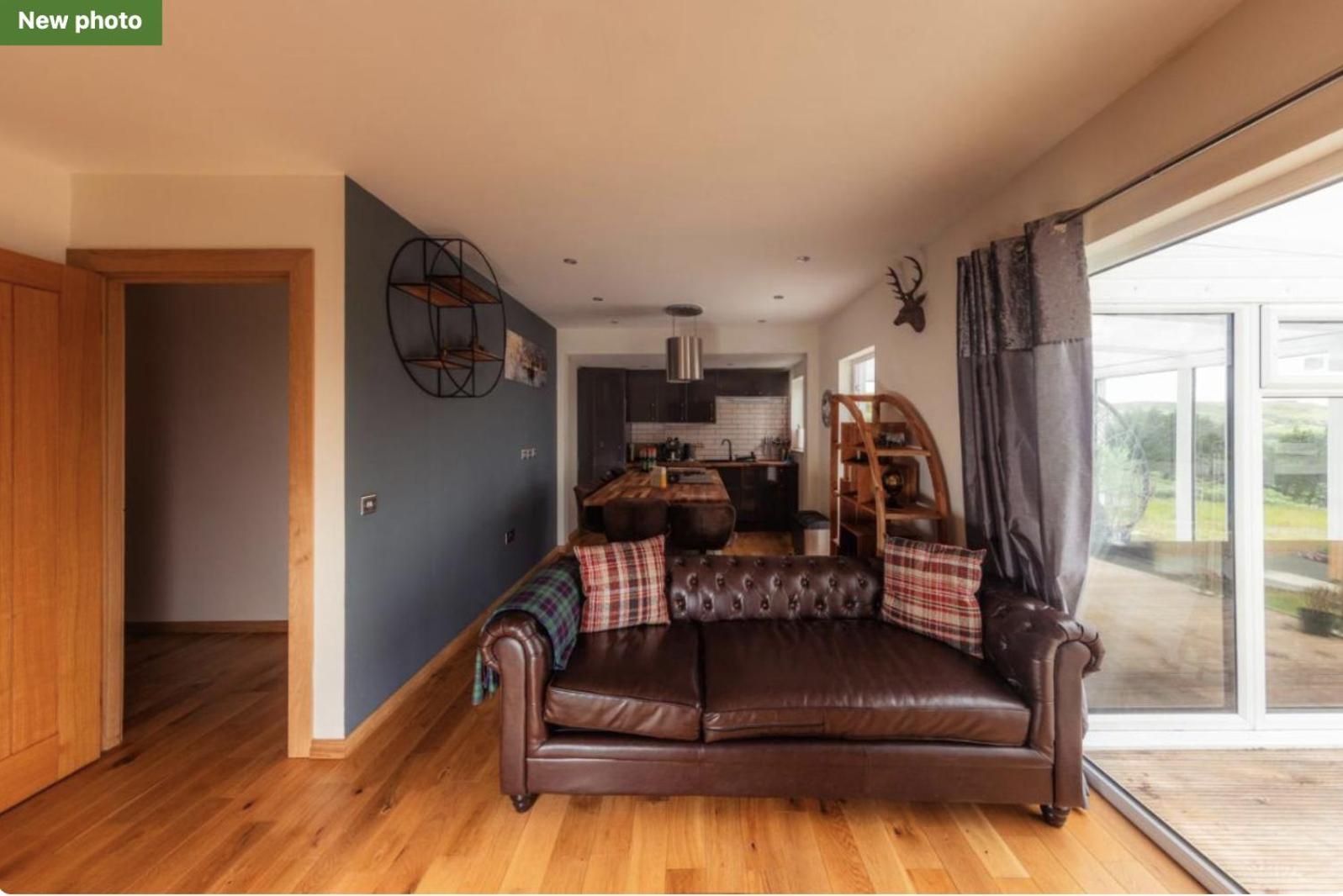 Luxury Cottage With Stunning Views Near Fairy Pools - School House 3 カーボスト エクステリア 写真