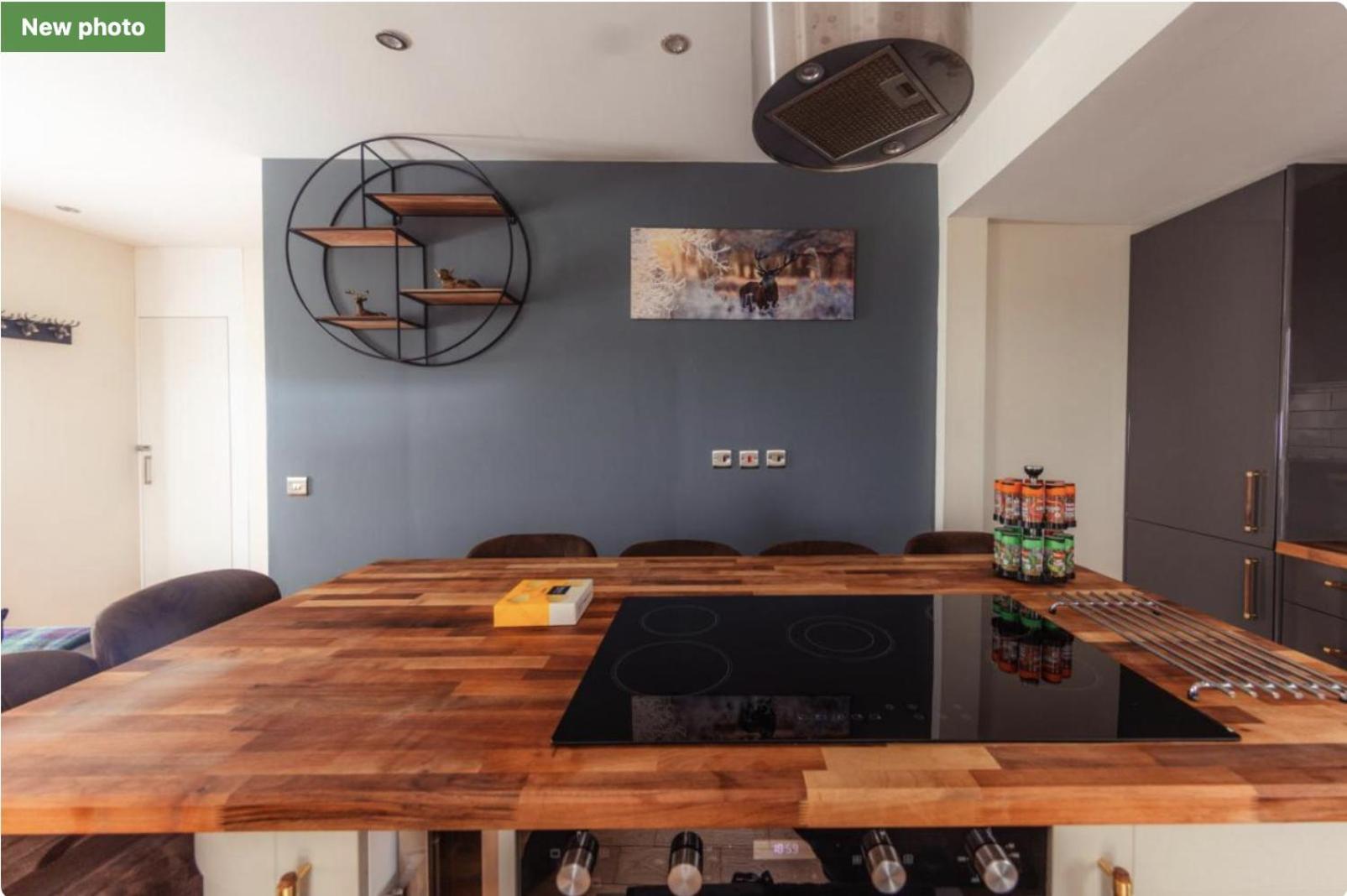 Luxury Cottage With Stunning Views Near Fairy Pools - School House 3 カーボスト エクステリア 写真